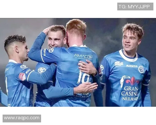 登博斯与前进之的精彩对决揭示了足球战术与团队合作的重要性 登博斯与前进之的精彩对决揭示了足球战术与团队合作的重要性