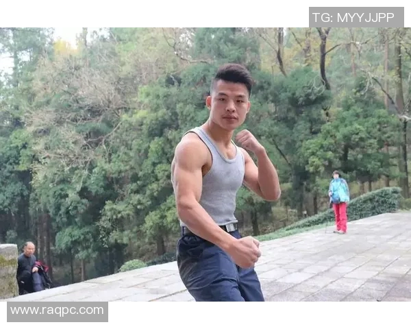 罗凯文的成长之路：从平凡少年到职场精英的蜕变故事