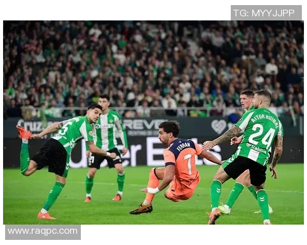 费兰托雷斯在巴萨的崛起与未来展望:从新星到球队核心的蜕变之路 费兰托雷斯在巴萨的崛起与未来展望:从新星到球队核心的蜕变之路