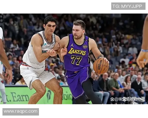 2015年灰熊与湖人激战回顾：经典对决与球星表现的深度分析