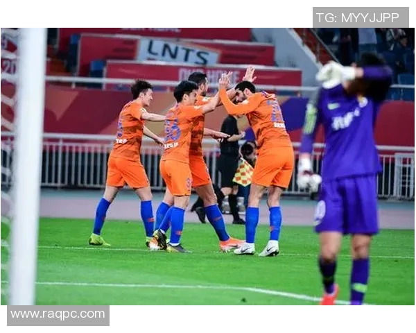 中超激战华夏对决鲁能全力争胜谁能笑到最后